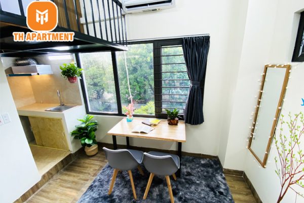 http://View%20bàn%20làm%20việc%20cực%20thoáng%20của%20căn%20hộ%20cho%20thuê%20tại%20TH%20APARTMENT%20TOWER%202