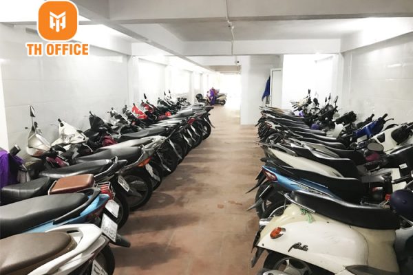 http://Khu%20vực%20để%20xe%20rộng%20rãi%20cho%20khách%20thuê%20tại%20tòa%20nhà%20TH%20OFFICE%20TOWER%2011