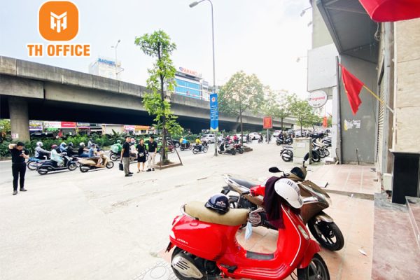 http://View%20cổng%20trước%20mặt%20tiền%20đường%20Nguyễn%20Xiển%20của%20cao%20ốc%20cho%20thuê%20văn%20phòng%20TH%20OFFICE%20TOWER%2026