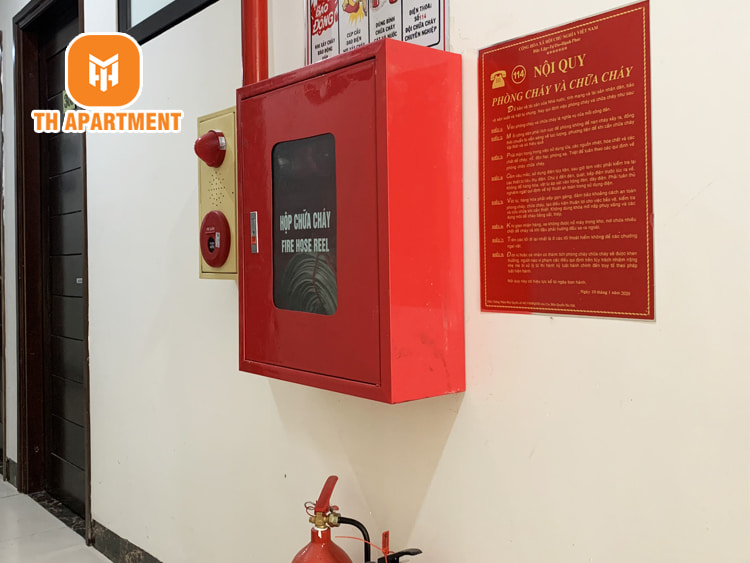 Hệ thống phòng cháy chữa cháy được trang bị đạt chuẩn là yếu tố quan trọng quý khách nên lưu ý khi chọn thuê văn phòng.